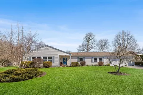 411 Gulf Rd W, Dartmouth, MA 02748