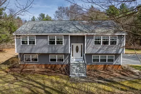 15 Cottage St, Medway, MA 02053