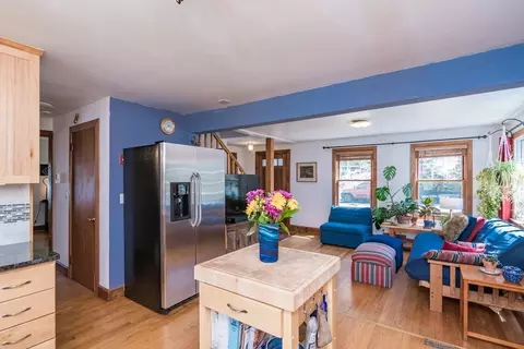 14 Smith St, Amherst, MA 01002 photo 9