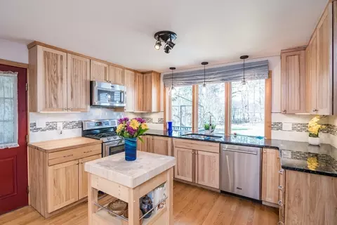 14 Smith St, Amherst, MA 01002 photo 7