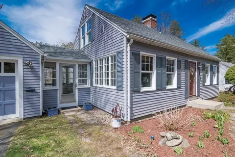 14 Smith St, Amherst, MA 01002 photo 3