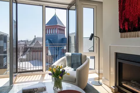 7 Beech St #410, Cambridge, MA 02140