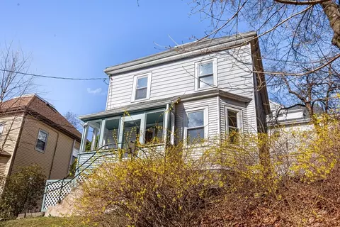 8 Kittredge Ct, Roslindale, MA 02131
