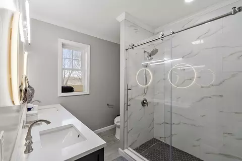 Bath - 33 Beechmont St, Worcester, MA 01609 photo 4 of 5