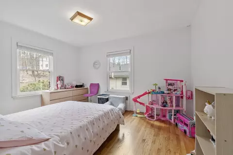 Bedroom - 33 Beechmont St, Worcester, MA 01609 photo 4 of 10