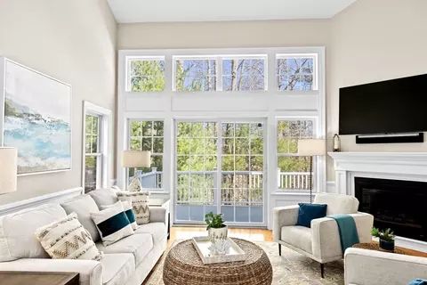 14 Derby Brook Way #14, Hingham, MA 02043