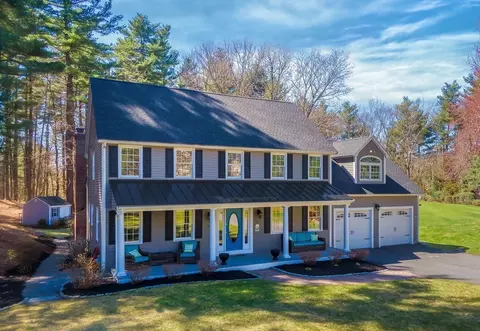 25 Blackberry Hill Rd, Wrentham, MA 02093