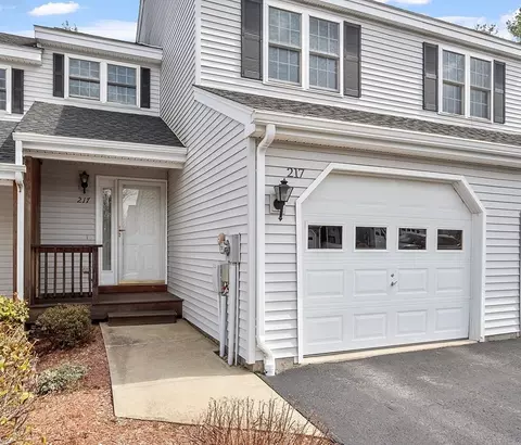 217 Bridle Cross Rd #217, Fitchburg, MA 01420