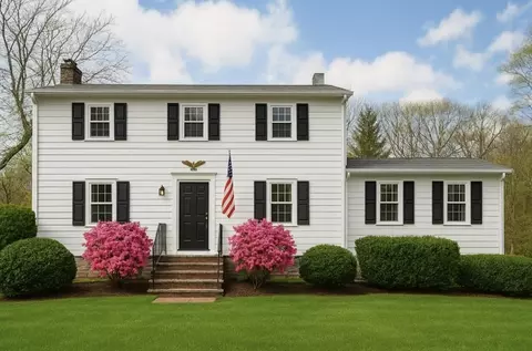 12 Lake St, Peabody, MA 01960