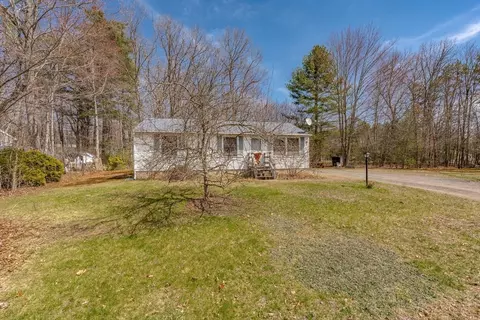 9 Ivy St, Turners Falls, MA 01376