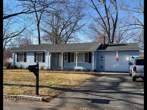 138 Jeffrey Rd, Springfield, MA 01119 photo 2