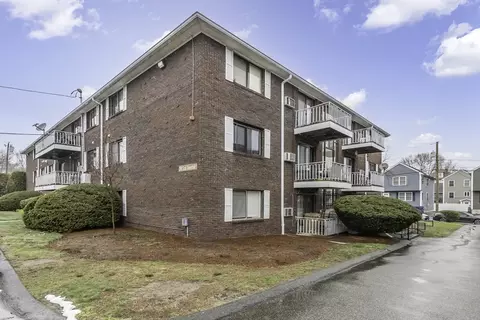 274 E Haverhill St #2, Lawrence, MA 01841