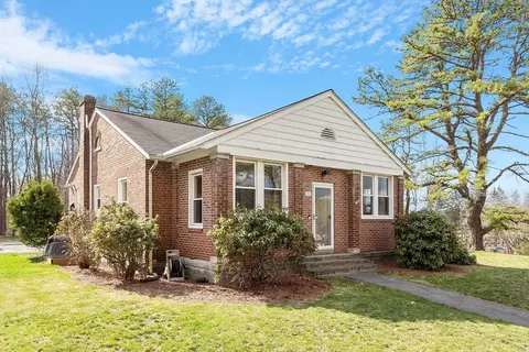 33 Auman St, Devens, MA 01434