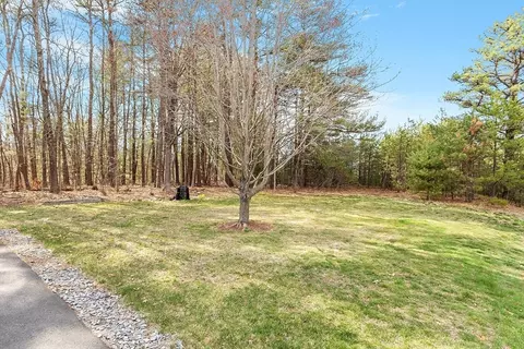 Exterior - 33 Auman St, Devens, MA 01434 photo 6 of 7