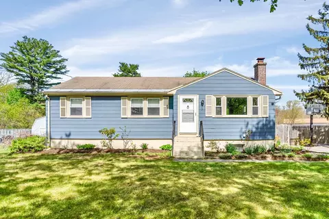 3 Lee Cir, Hudson, MA 01749