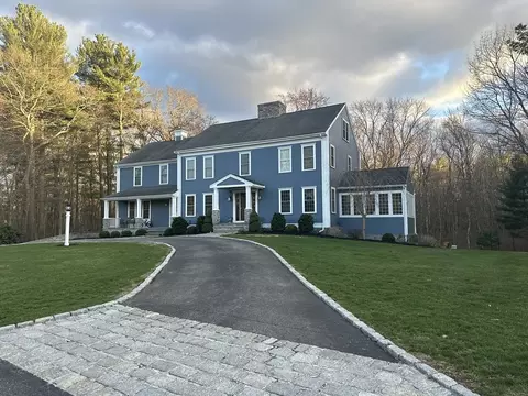 65 Stonegate Dr, East Bridgewater, MA 02333