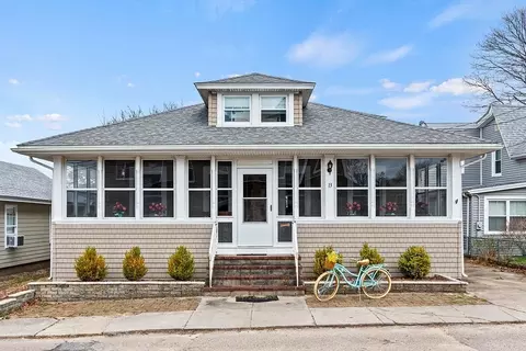 13 5th St, Wareham, MA 02571