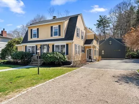12 Lincoln Ave, Manchester, MA 01944