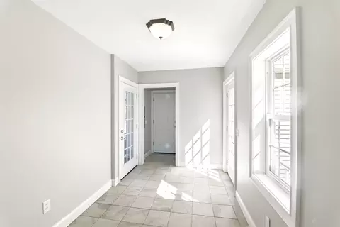 Entry Way - 5 Bennett Rd, Hampden, MA 01036 photo 5 of 5