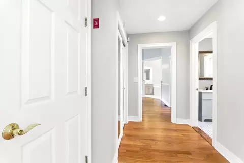 Entry Way - 5 Bennett Rd, Hampden, MA 01036 photo 2 of 5