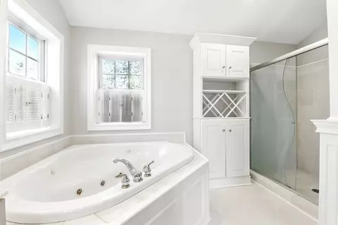 Bath - 5 Bennett Rd, Hampden, MA 01036 photo 5 of 8