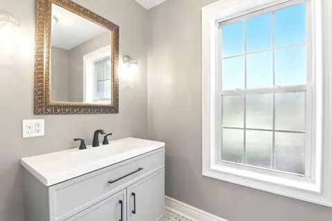 Bath - 5 Bennett Rd, Hampden, MA 01036 photo 1 of 8