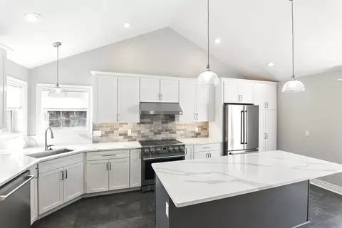 Kitchen - 5 Bennett Rd, Hampden, MA 01036 photo 2 of 5