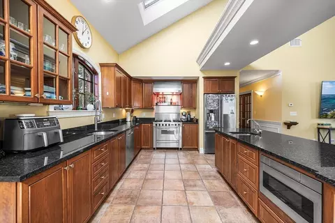 23 Landers Rd, Stoneham, MA 02180 photo 6