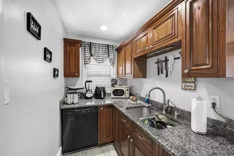 69 Eureka St, Worcester, MA 01603 photo 26