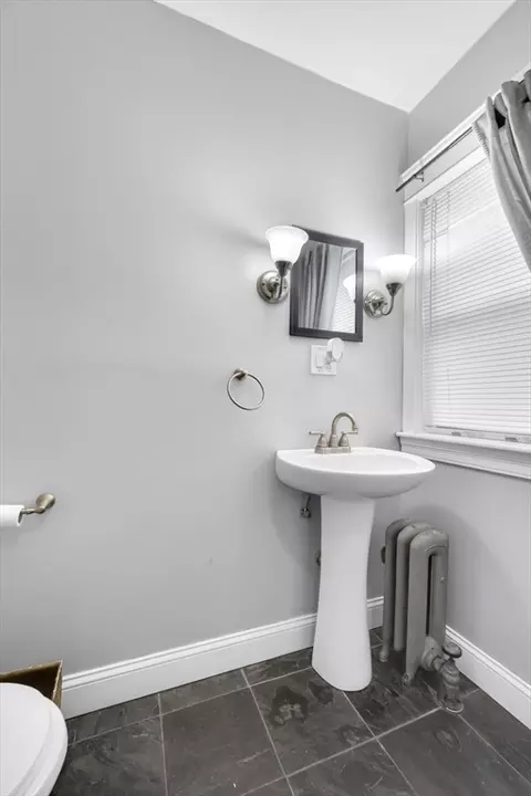 69 Eureka St, Worcester, MA 01603 photo 27