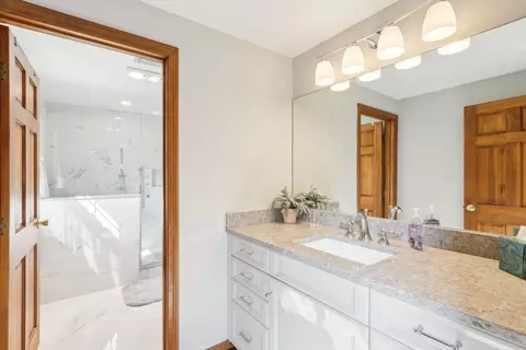 Bath - 10 Grace Rd, Danvers, MA 01923 photo 1 of 4