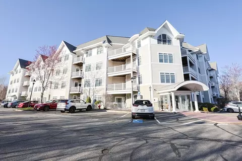 614 Pond St #2411, Braintree, MA 02184