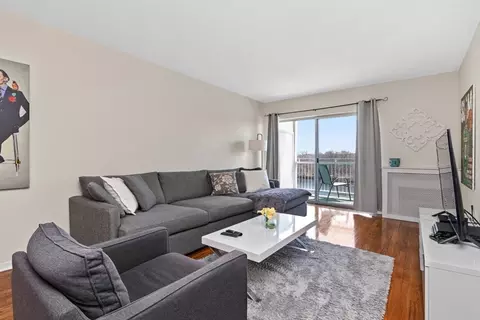 227 Coolidge Ave #209, Watertown, MA 02472