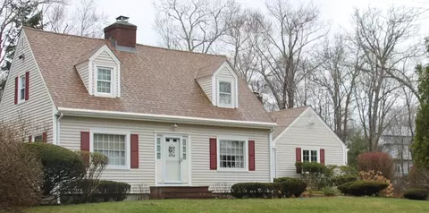 89 River Rd, Hanover, MA 02339