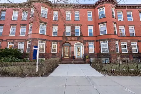 1807 Beacon St #3, Brookline, MA 02445