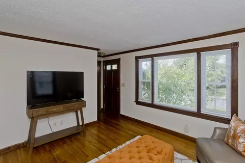 23 Mary St, Springfield, MA 01118 photo 6