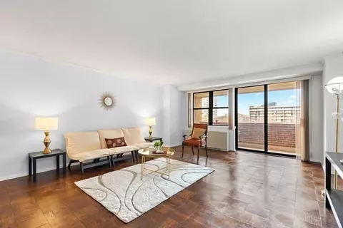 2 Hawthorne Pl #6D, Boston, MA 02114