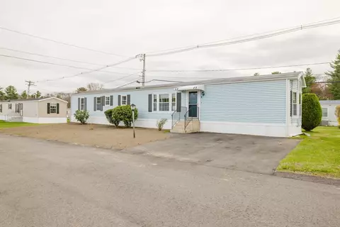 4 Tucker Ter, Raynham, MA 02767