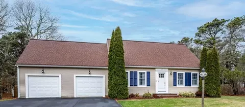 15 Headwaters Dr, Yarmouth, MA 02673