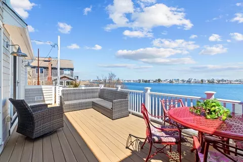 10-12 Smith St, Newbury, MA 01951