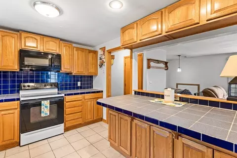 2440 County St, Dighton, MA 02715 photo 6