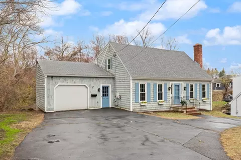 8 Van Norden Rd, Woburn, MA 01801
