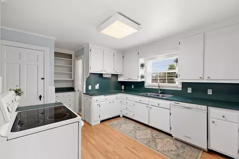 6 Tower Ave, Needham, MA 02494 photo 9