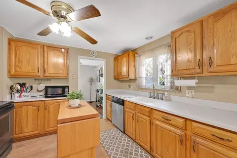 68 Harmon Ave, Springfield, MA 01118 photo 9