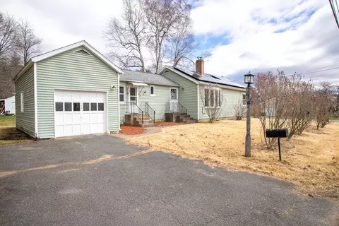 65 E Myrtle St, Orange, MA 01364 photo 4