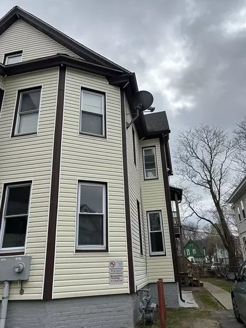 95 Quincy St, Springfield, MA 01109