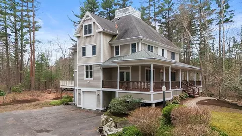 39 Riverside Ter, Easton, MA 02356