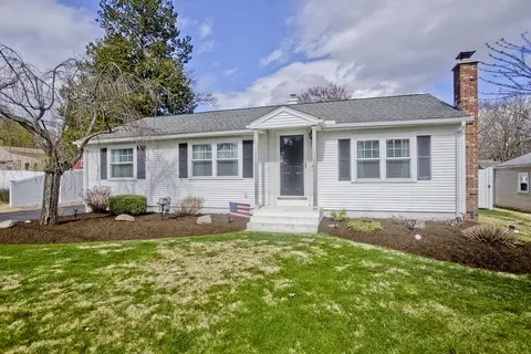 79 Searles St, Chicopee, MA 01020
