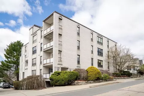 405 Langley Rd #6, Newton, MA 02459