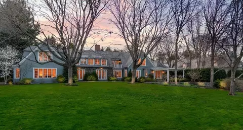 106 Fernwood Rd, Chestnut Hill, MA 02467